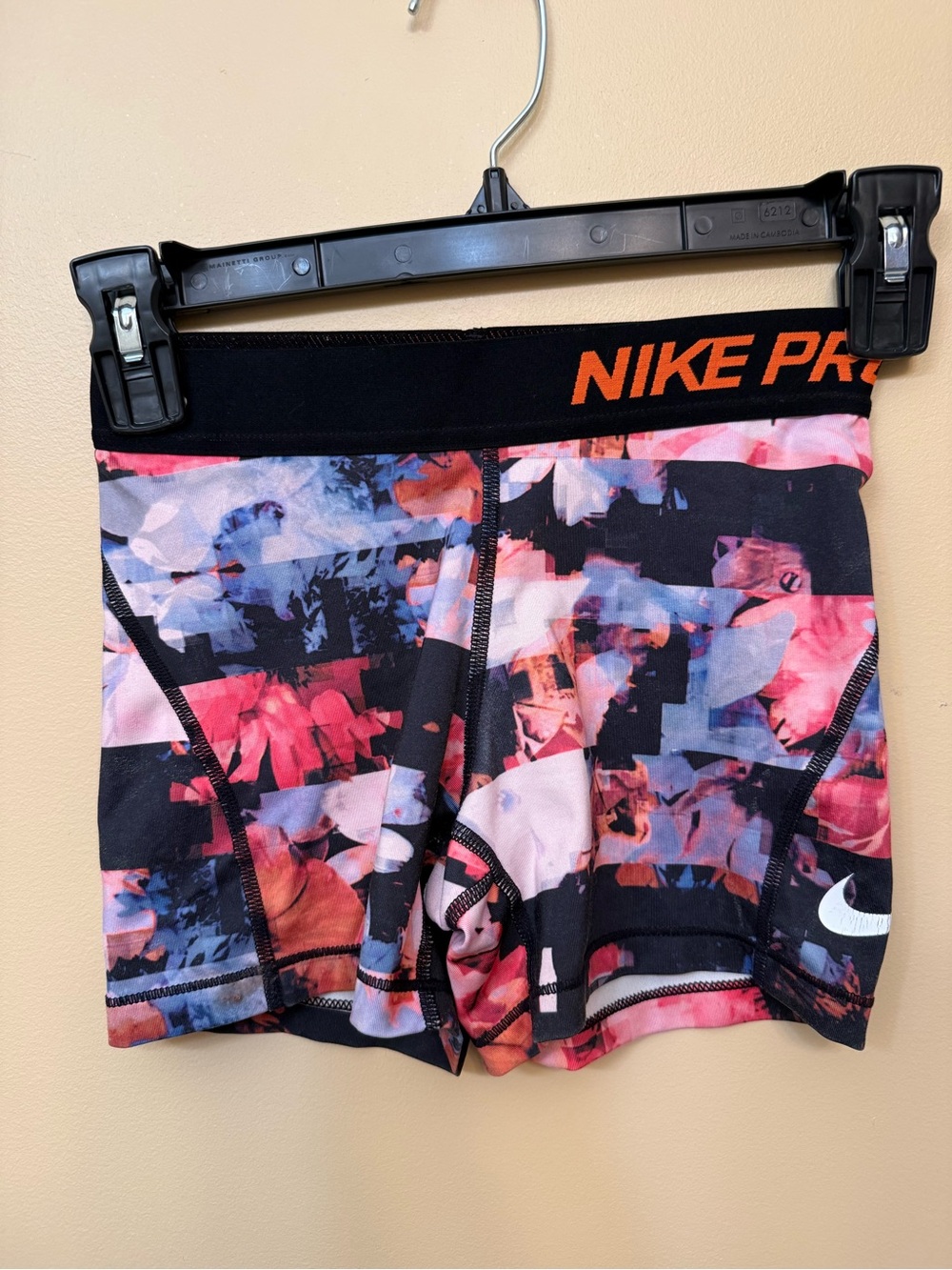 Nike Pro Women's Multicolor Abstract Print Bike Shorts - Black Waistband
